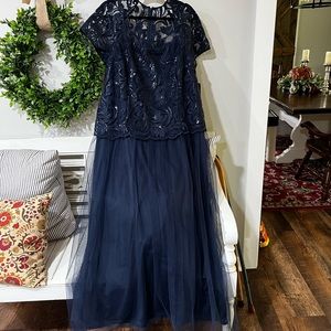 NWT beautiful Brianna navy formal, size 16